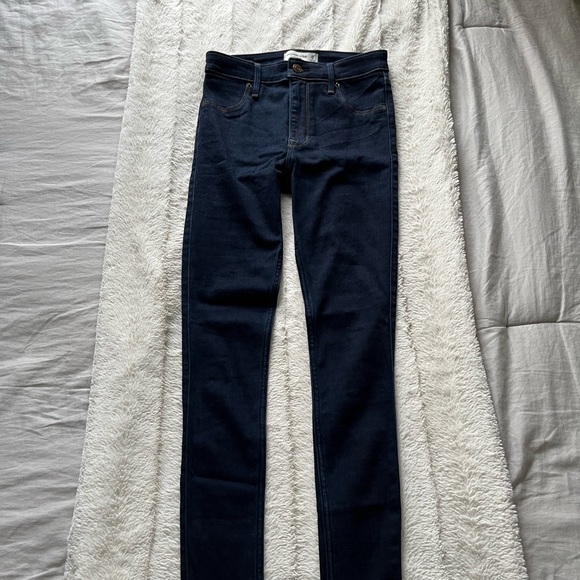 Abercrombie & Fitch - The Jean Legging, High Rise - Size 26 - Picture 4 of 10